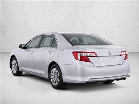 Used 2014 Toyota Camry LE FWD image 5