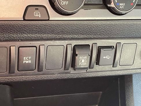 Used 2020 Toyota Tacoma SR5 image 29