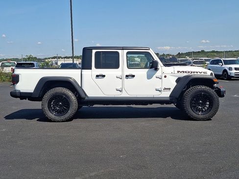 Used 2026 Jeep Gladiator Mojave AWD/4WD image 7