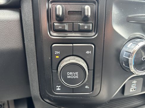 Used 2024 Ford F350 Lariat w/ Camper Package image 30