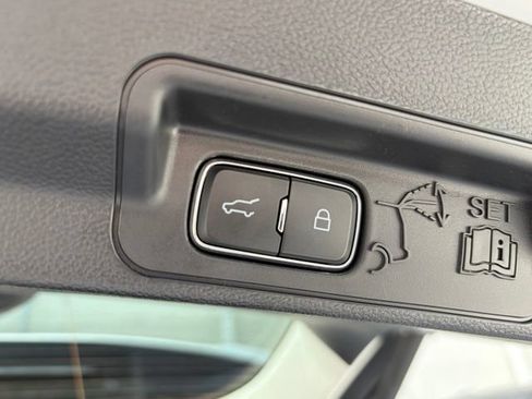 Used 2025 Ford Explorer Active RWD image 23