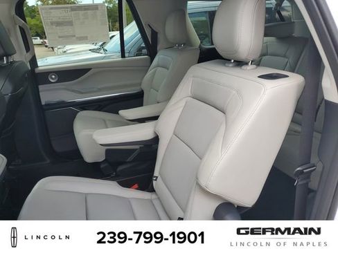 New 2026 Lincoln Navigator L Reserve AWD/4WD image 19