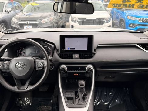 Used 2024 Toyota RAV4 XLE FWD image 15