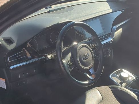 Used 2021 Kia Niro EX w/ Cold Weather Package image 10