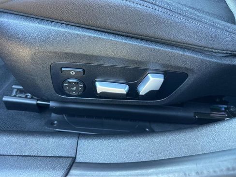 Used 2021 BMW 330i Sedan w/ Convenience Package image 32