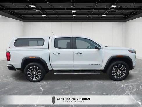 Used 2024 GMC Canyon Denali AWD/4WD image 8