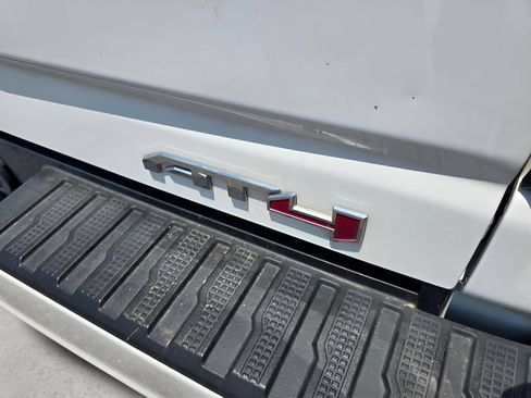 Used 2021 GMC Sierra 2500 AT4 AWD/4WD image 30