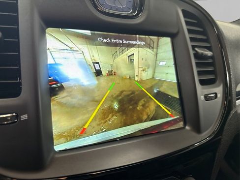 Used 2022 Chrysler 300 S image 32