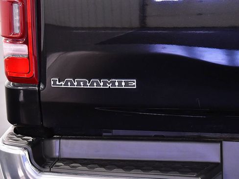 Used 2023 RAM 1500 Laramie AWD/4WD image 12