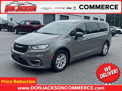 Used 2023 Chrysler Pacifica Touring-L