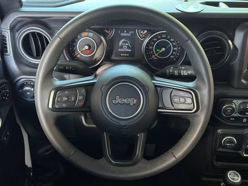 Used 2023 Jeep Wrangler Unlimited Sport AWD/4WD image 4