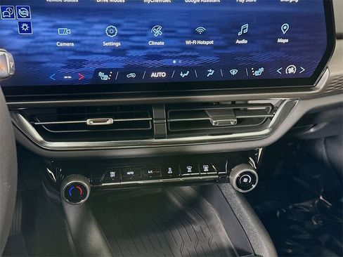 New 2026 Chevrolet Equinox EV LT image 11