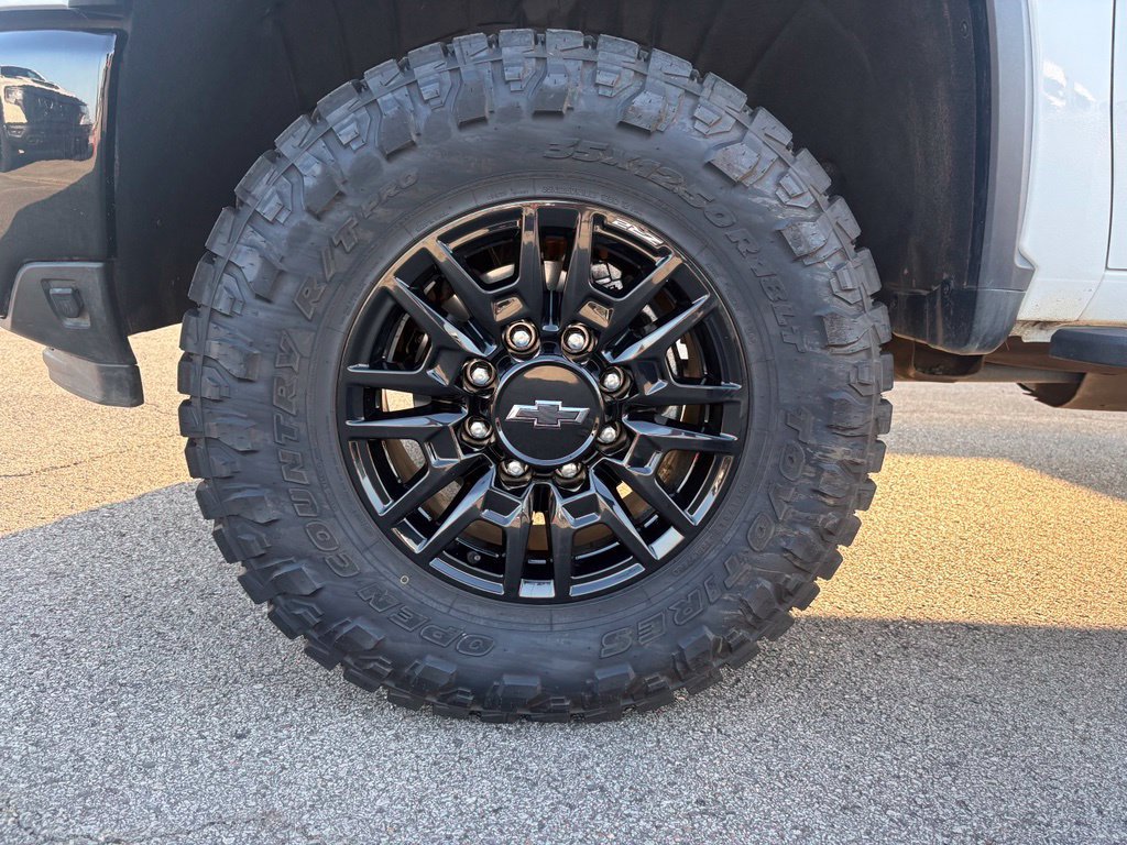 Used 2024 Chevrolet Silverado 2500 ZR2 w/ Technology Package AWD/4WD image 32