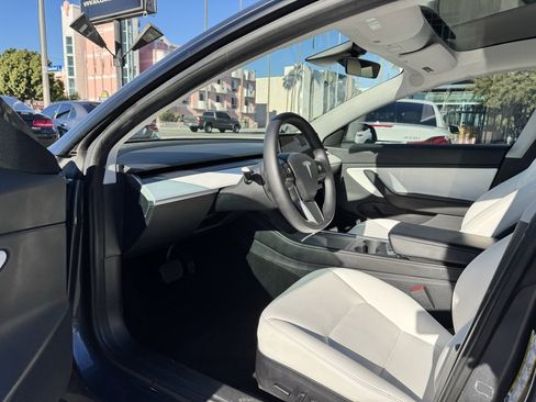 Used 2021 Tesla Model 3 Long Range image 12
