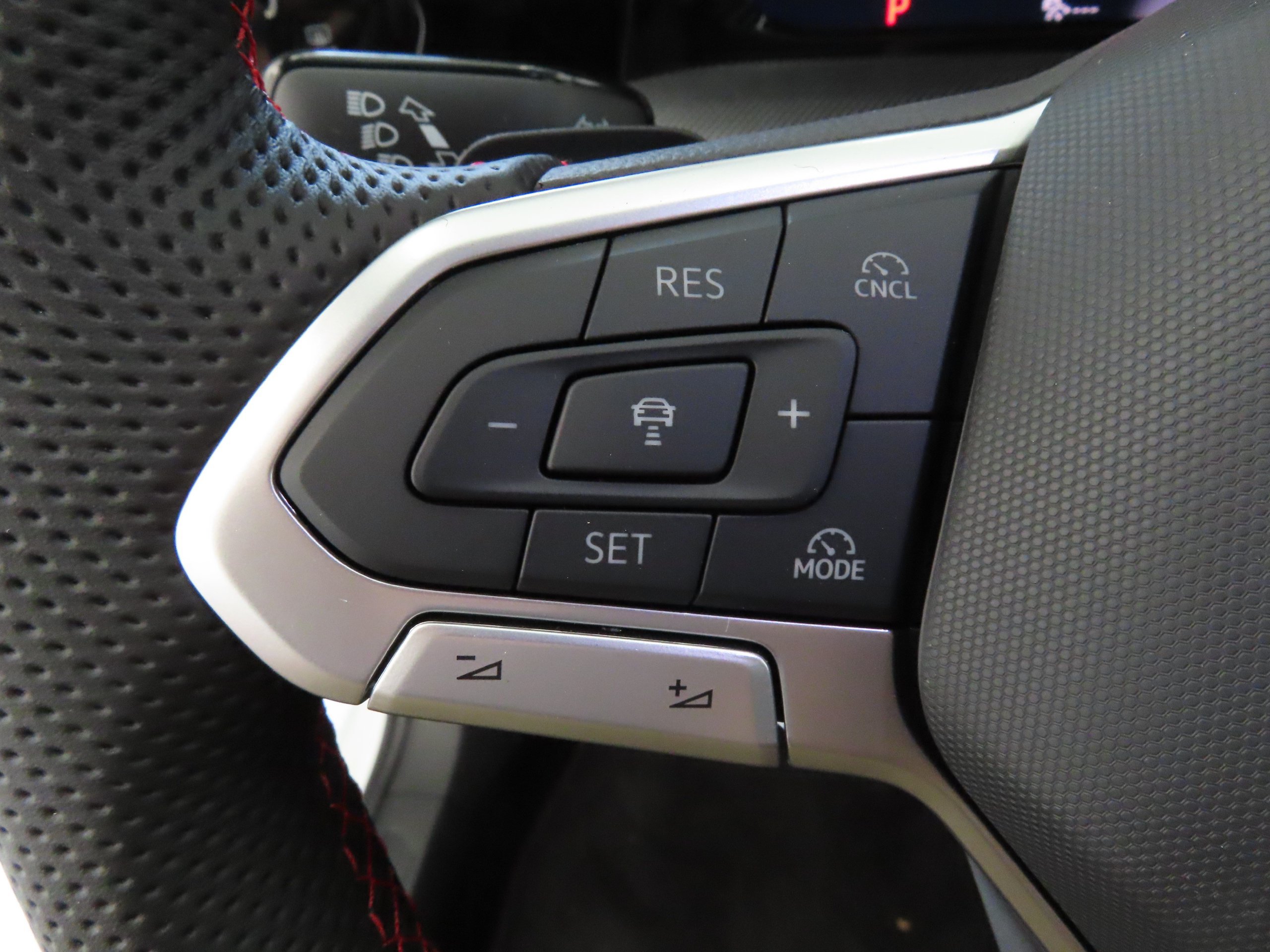New 2026 Volkswagen GTI SE FWD image 12