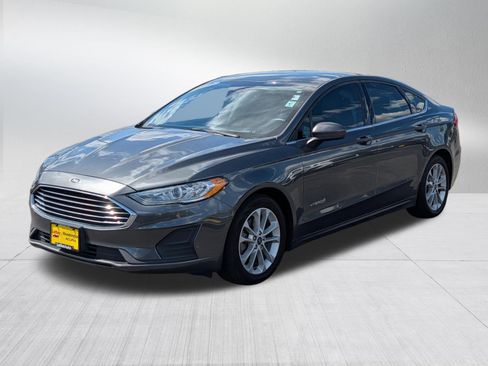 Used 2019 Ford Fusion SE FWD image 3