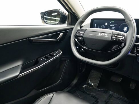 Used 2025 Kia EV6 Light RWD image 11