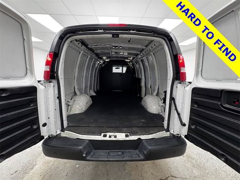 Used 2018 GMC Savana 2500 Work Van w/ Driver Convenience Package image 12
