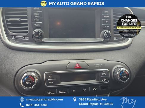 Used 2019 Kia Sorento LX w/ LX Convenience Package image 18