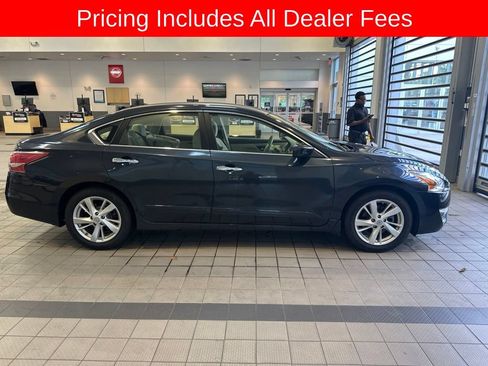Used 2013 Nissan Altima 2.5 SV FWD image 2