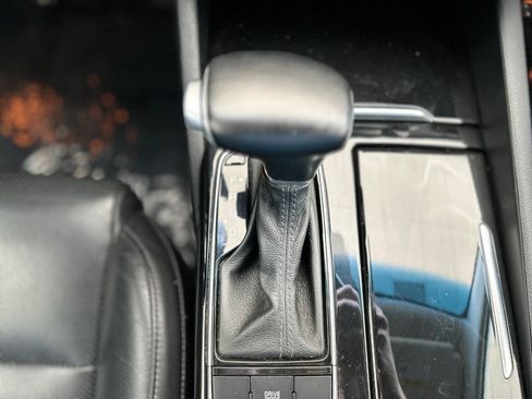 Used 2017 Kia Cadenza Premium FWD image 71