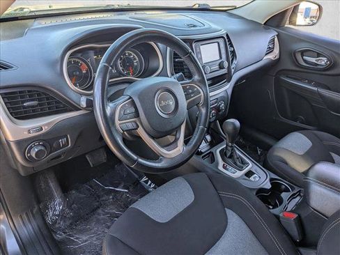 Used 2016 Jeep Cherokee Sport image 9