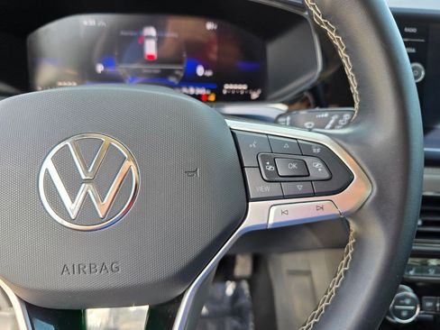 Used 2024 Volkswagen Taos SE AWD/4WD image 19