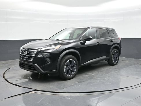 Used 2024 Nissan Rogue SV FWD image 1