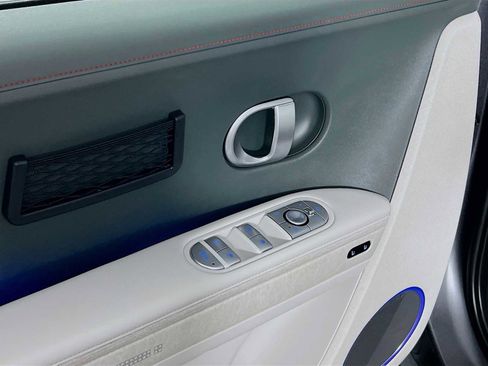 Certified 2022 Hyundai Ioniq 5 Limited image 18