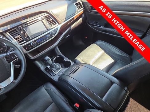 Used 2016 Toyota Highlander Limited Platinum FWD image 14