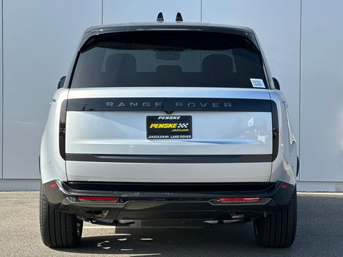 New 2025 Land Rover Range Rover SE image 4