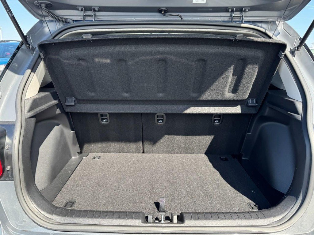 Certified 2025 Hyundai Venue SEL FWD image 6