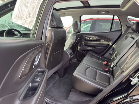 Used 2024 GMC Terrain SLT w/ Infotainment Package II AWD/4WD image 30