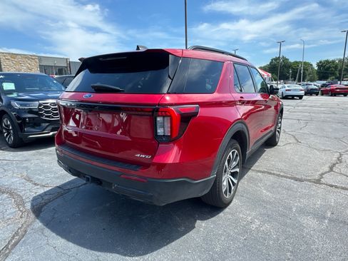Used 2025 Ford Explorer ST-Line AWD/4WD image 5