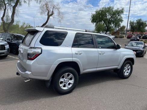 Used 2022 Toyota 4Runner SR5 Premium image 5