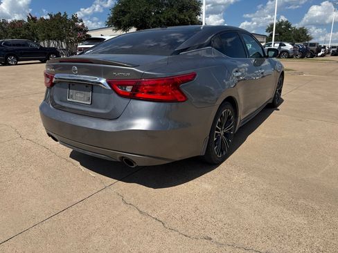 Used 2016 Nissan Maxima Platinum w/ Interior Lighting Package FWD image 7