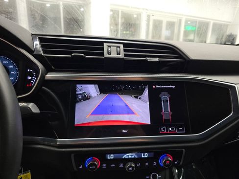Used 2025 Audi Q3 2.0T Premium AWD/4WD image 23