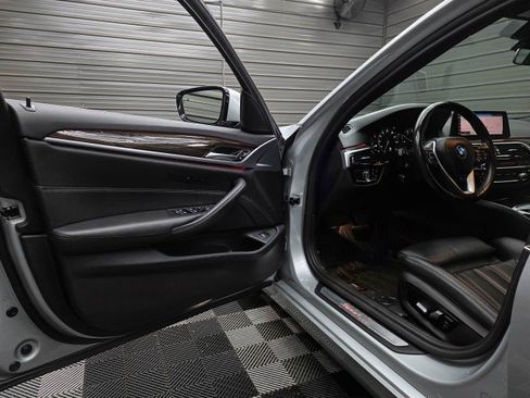 Used 2019 BMW 530i xDrive w/ Convenience Package AWD/4WD image 34