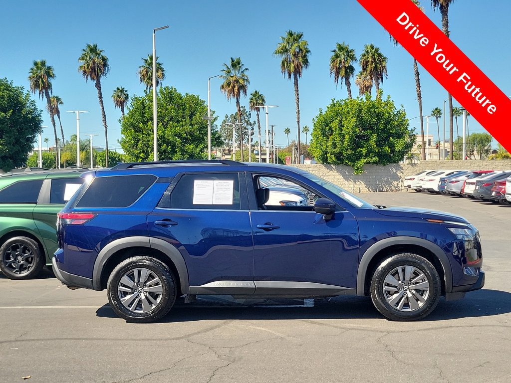 Used 2025 Nissan Pathfinder SV FWD image 32