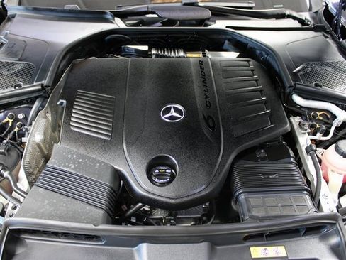 Used 2022 Mercedes-Benz S 500 4MATIC w/ 3D Technology Package image 32