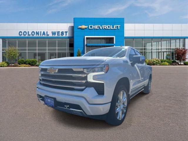 Used 2025 Chevrolet Silverado 1500 High Country w/ High Country Premium Package AWD/4WD image 2