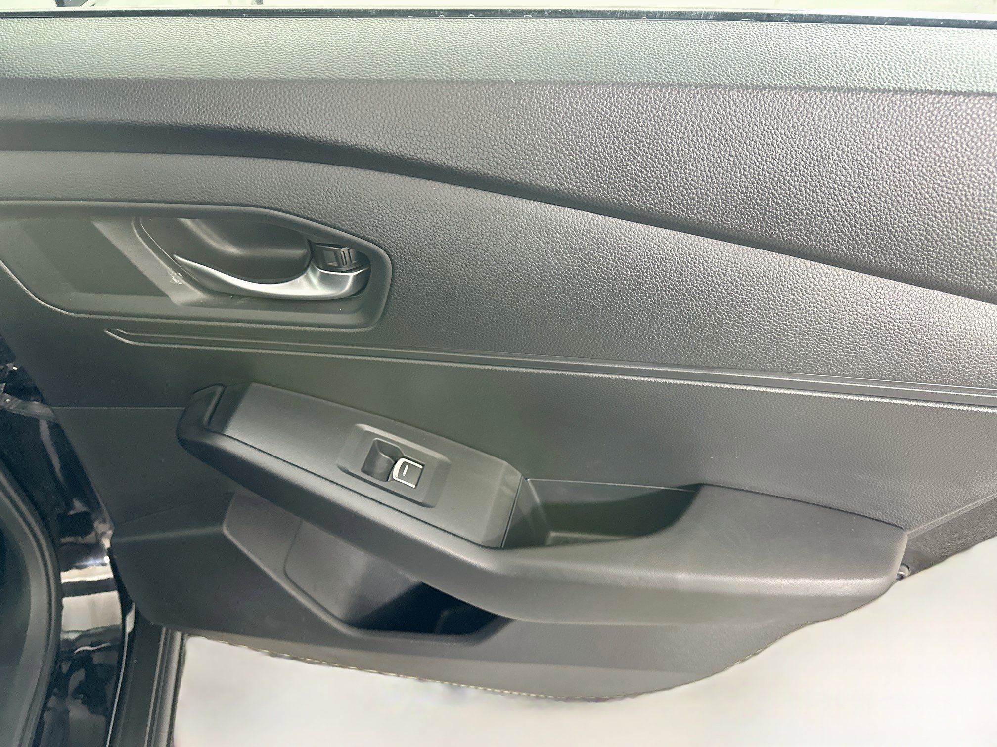 Used 2025 Honda Accord LX image 28