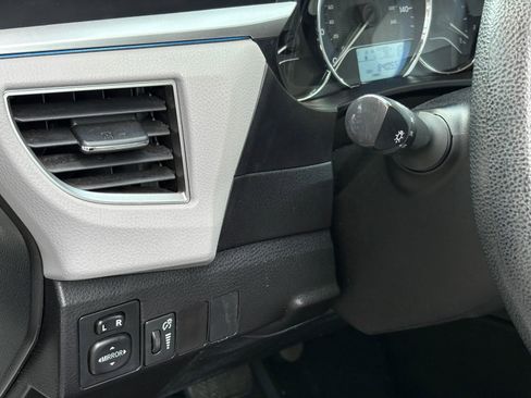 Used 2014 Toyota Corolla LE image 13