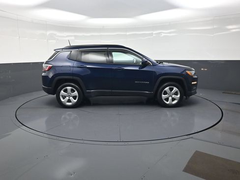 Used 2018 Jeep Compass Latitude AWD/4WD image 2