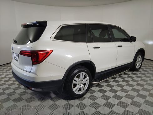 Certified 2017 Honda Pilot LX image 8