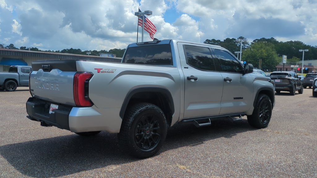 Used 2023 Toyota Tundra SR5 AWD/4WD image 5