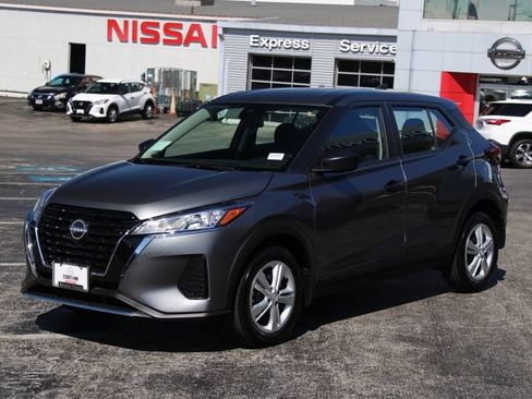 Certified 2025 Nissan Kicks Play S FWD image 6