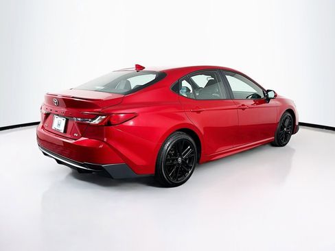 Used 2025 Toyota Camry SE image 5