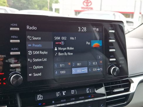 Certified 2023 Toyota Sienna XLE FWD image 21