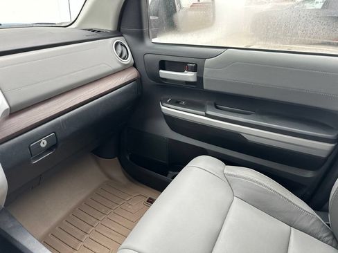 Used 2019 Toyota Tundra Limited w/ Limited Premium Package AWD/4WD image 39